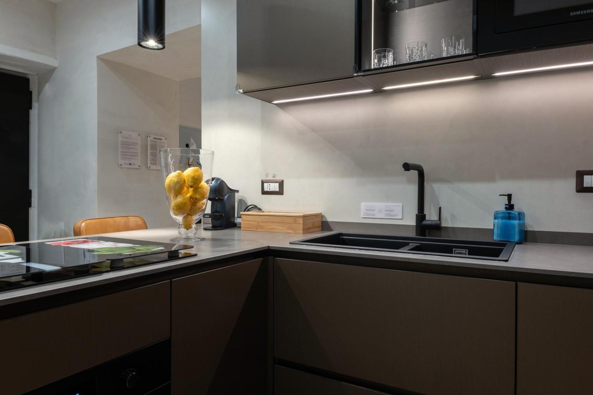 Aledo Boutique Apartments ナポリ エクステリア 写真